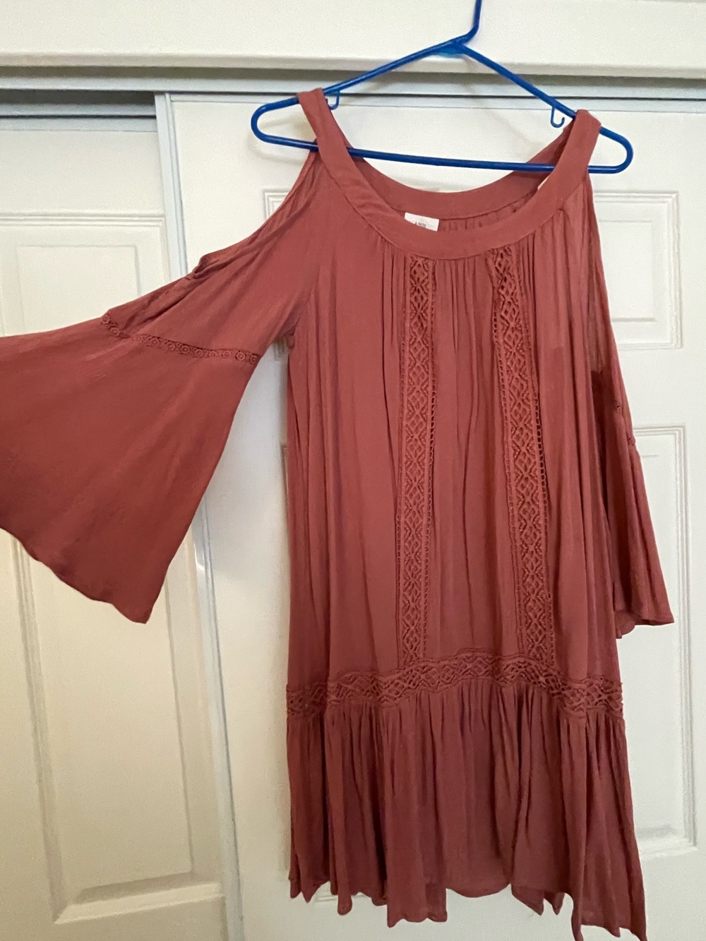 Knox Rose Cold-Shoulder Boho Lace Tunic Dress with Bell Sleeves - Dusty Rose